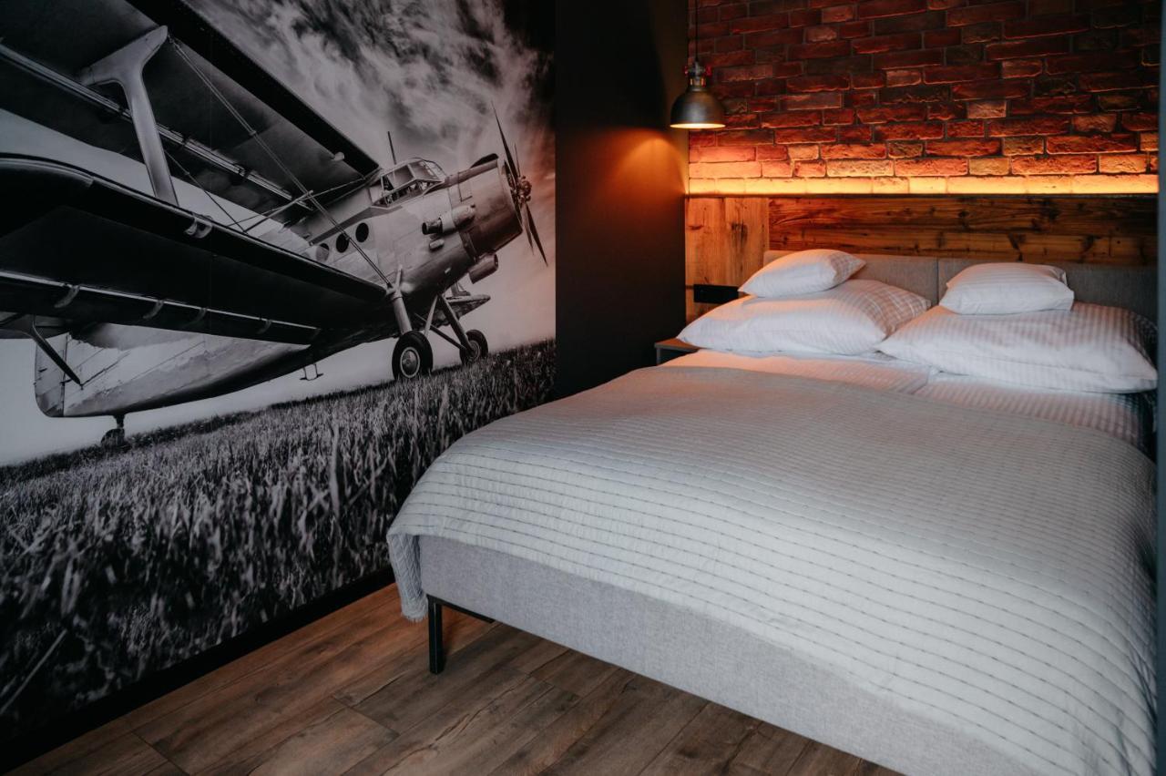 Sleep Well 1999 Hotell Tychy Exteriör bild