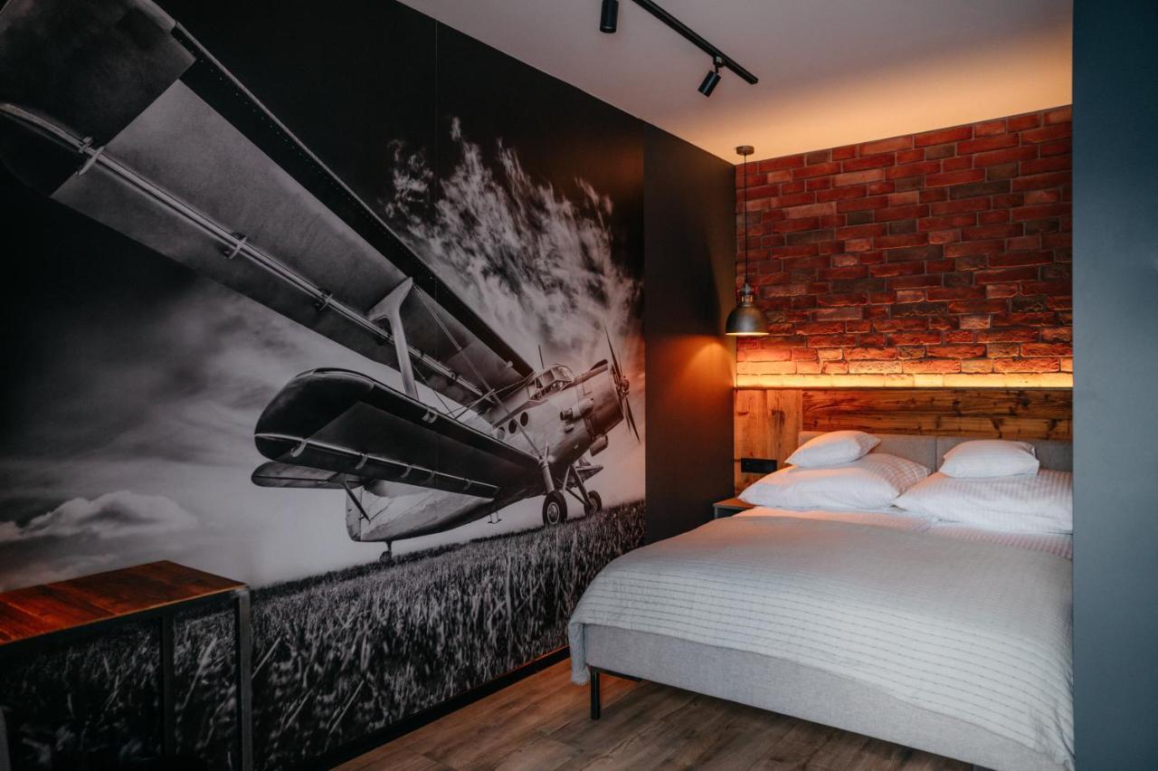 Sleep Well 1999 Hotell Tychy Exteriör bild