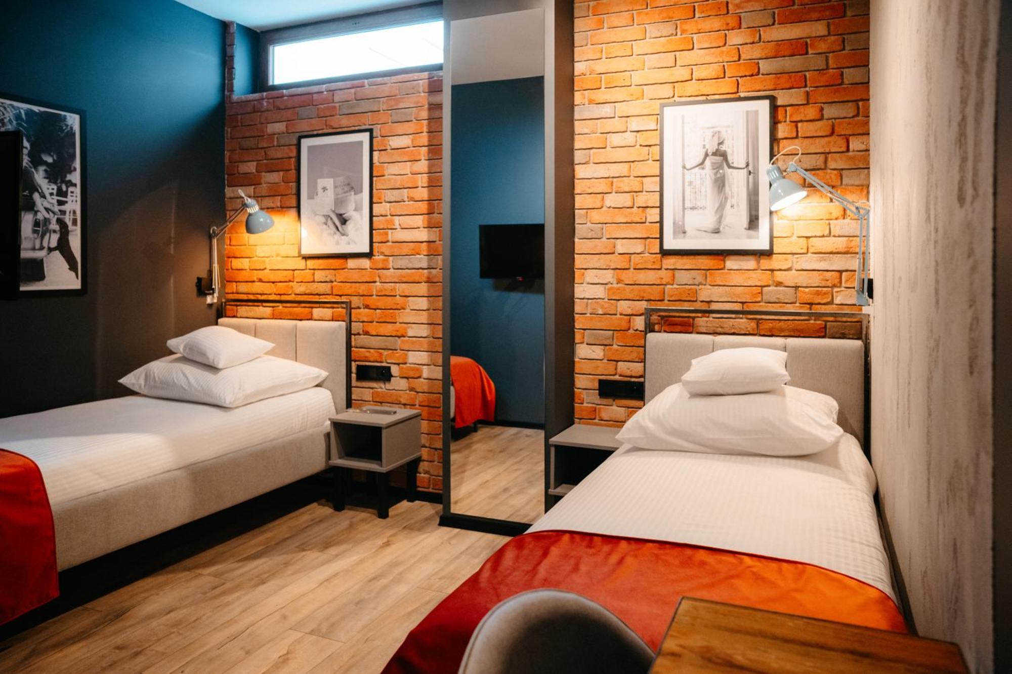 Sleep Well 1999 Hotell Tychy Exteriör bild